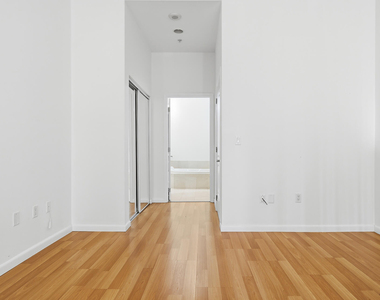 801 S Olive Avenue - Photo Thumbnail 11