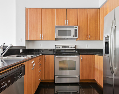 801 S Olive Avenue - Photo Thumbnail 6