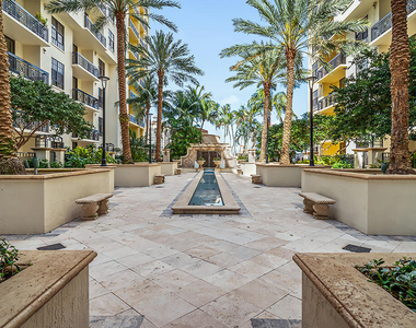 801 S Olive Avenue - Photo Thumbnail 33