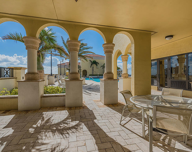 801 S Olive Avenue - Photo Thumbnail 20