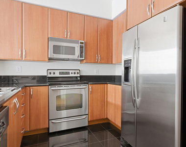 801 S Olive Avenue - Photo Thumbnail 4