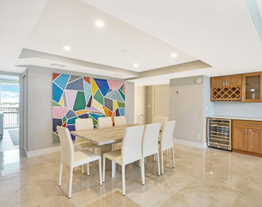 77 S Birch Road - Photo Thumbnail 15