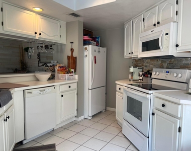 13 Uno Lago Drive - Photo Thumbnail 8