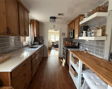 4900 N College Avenue - Photo Thumbnail 7