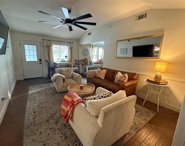 4900 N College Avenue - Photo Thumbnail 4