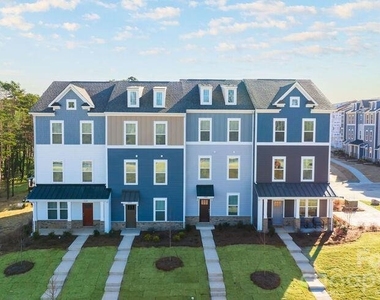 1018 Fairway Green Lane - Photo Thumbnail 1