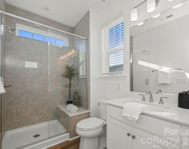 1018 Fairway Green Lane - Photo Thumbnail 19