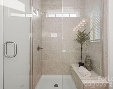 1018 Fairway Green Lane - Photo Thumbnail 15