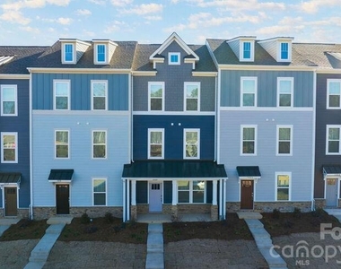 1018 Fairway Green Lane - Photo Thumbnail 1