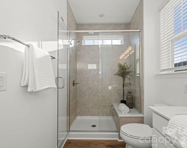 1018 Fairway Green Lane - Photo Thumbnail 14