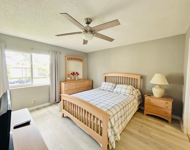 408 Pine Glen Lane - Photo Thumbnail 9