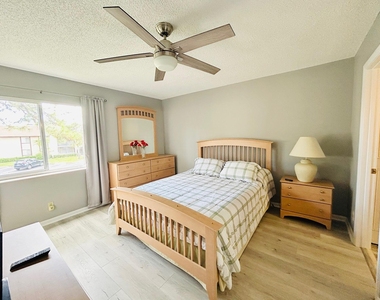 408 Pine Glen Lane - Photo Thumbnail 6