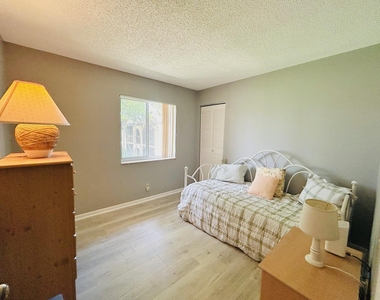 408 Pine Glen Lane - Photo Thumbnail 14