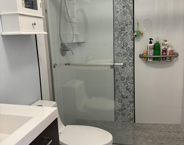 325 Andover - Photo Thumbnail 4