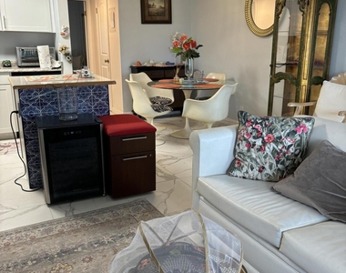 325 Andover - Photo Thumbnail 7