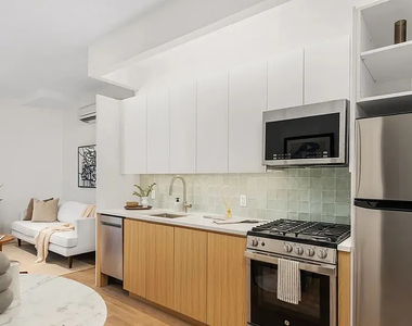 58 Vanderbilt Avenue - Photo Thumbnail 2