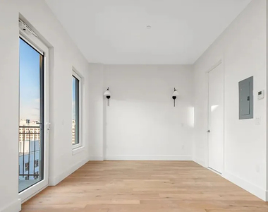 58 Vanderbilt Avenue - Photo Thumbnail 4
