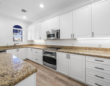 824 Virginia Garden Drive - Photo Thumbnail 32
