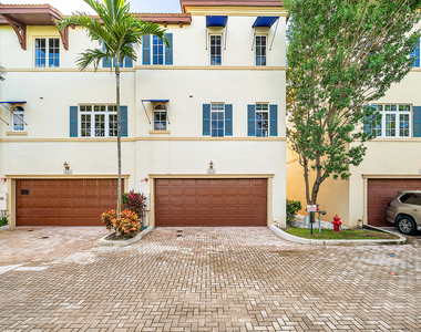 824 Virginia Garden Drive - Photo Thumbnail 16