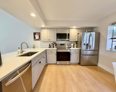 7935 La Mirada Drive - Photo Thumbnail 5
