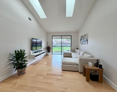 7935 La Mirada Drive - Photo Thumbnail 21