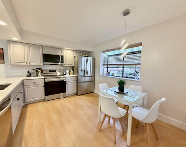 7935 La Mirada Drive - Photo Thumbnail 4