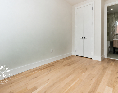 107 Moore Street - Photo Thumbnail 5