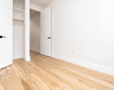 107 Moore Street - Photo Thumbnail 7