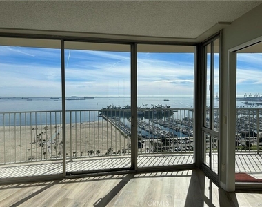 700 E Ocean - Photo Thumbnail 38