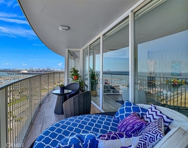 700 E Ocean - Photo Thumbnail 27
