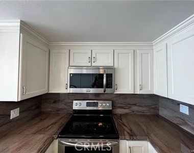 700 E Ocean - Photo Thumbnail 31