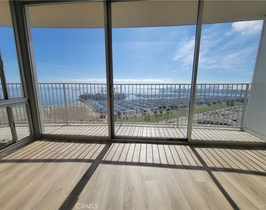700 E Ocean - Photo Thumbnail 9