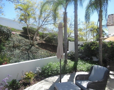 6033 Patmos Way - Photo Thumbnail 21