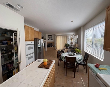 6033 Patmos Way - Photo Thumbnail 16