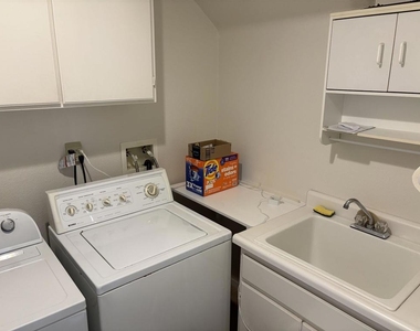 6033 Patmos Way - Photo Thumbnail 17