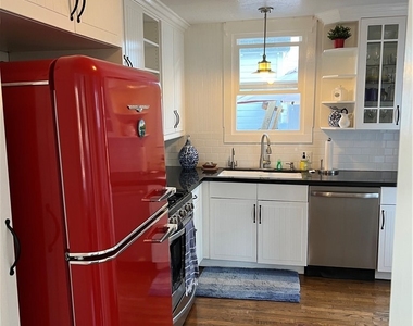 227 Apolena Avenue - Photo Thumbnail 7