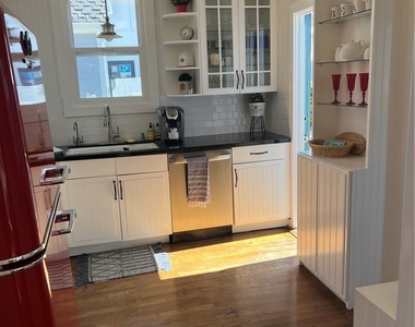 227 Apolena Avenue - Photo Thumbnail 5