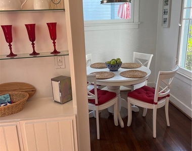 227 Apolena Avenue - Photo Thumbnail 8