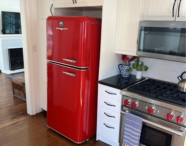 227 Apolena Avenue - Photo Thumbnail 6