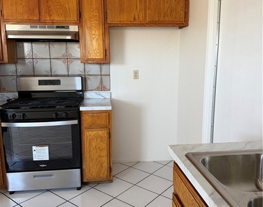 16230 Sequoia Street - Photo Thumbnail 4