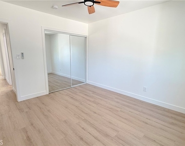17438 Horace Street - Photo Thumbnail 9