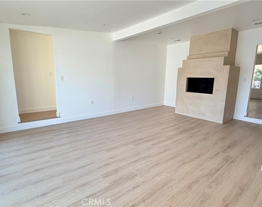 17438 Horace Street - Photo Thumbnail 5