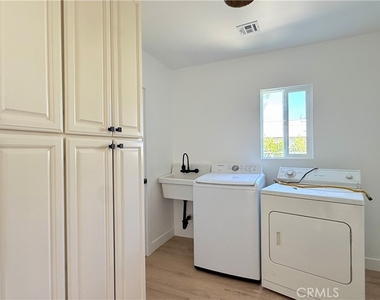 17438 Horace Street - Photo Thumbnail 6