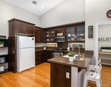 1406 S California - Photo Thumbnail 14
