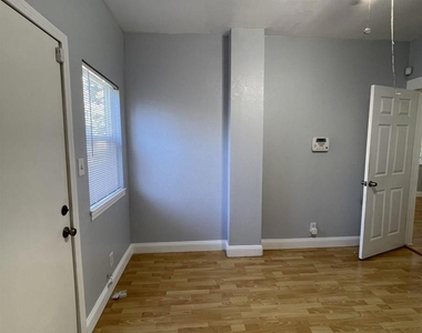 1705 Linden St - Photo Thumbnail 15