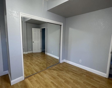 1705 Linden St - Photo Thumbnail 14