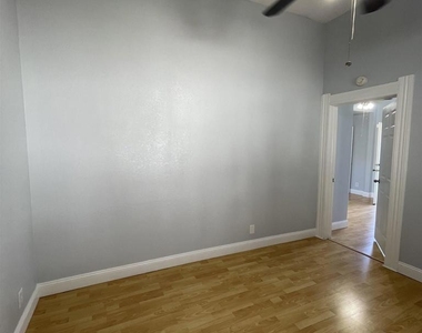 1705 Linden St - Photo Thumbnail 11