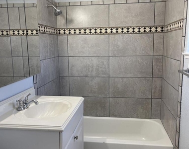 1705 Linden St - Photo Thumbnail 17