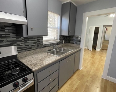1705 Linden St - Photo Thumbnail 3