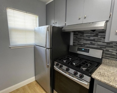 1705 Linden St - Photo Thumbnail 2